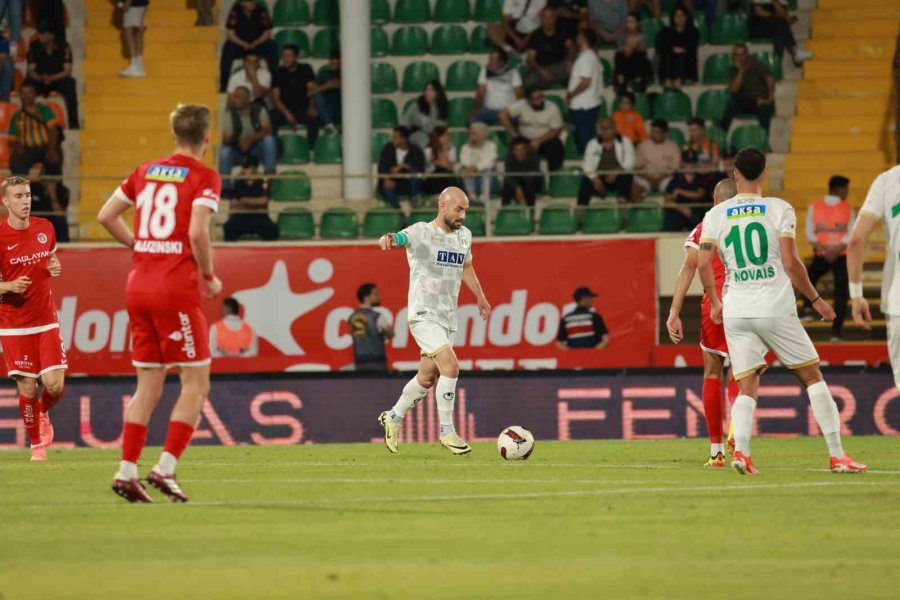 Trendyol Süper Lig: Alanyaspor: 1 - Antalyaspor: 0 (ilk Yarı)