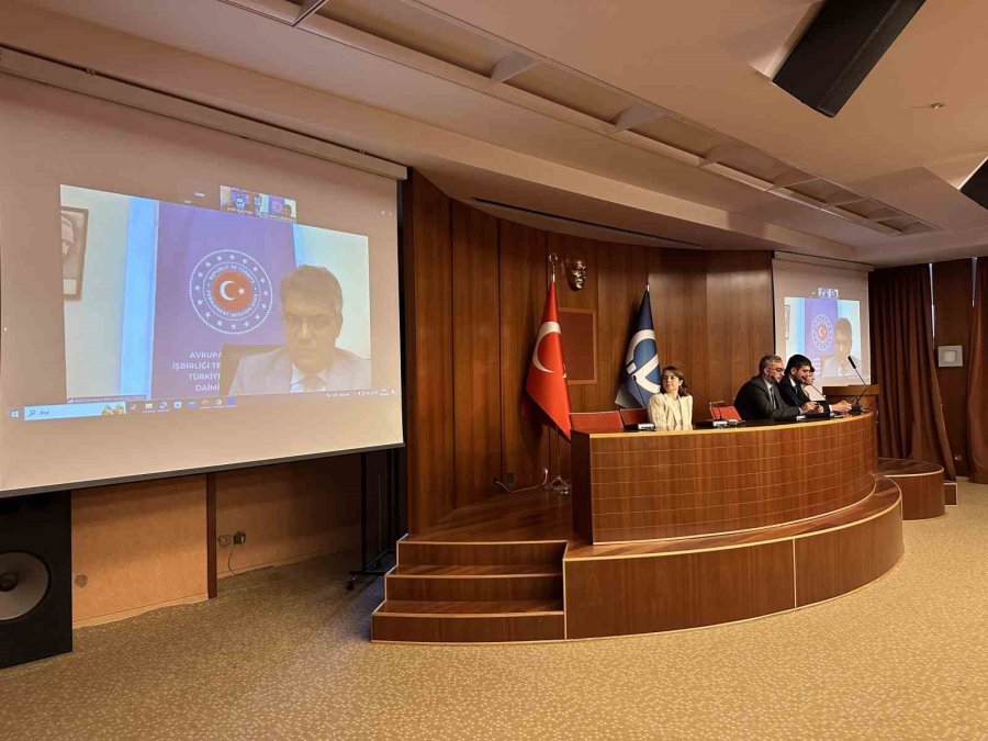 ‘ulusal Uzay Mevzuatı Konferansı’ Anadolu Üniversitesi’nde Düzenlendi