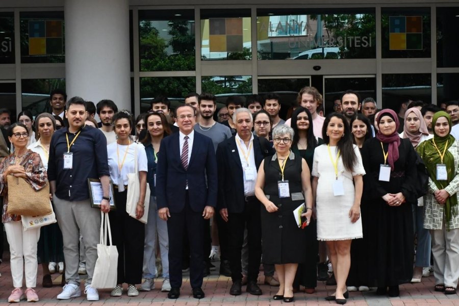 Bilim İnsanları Alanya’da Mimarlık Ve Kentsel Tasarımı Konuştu