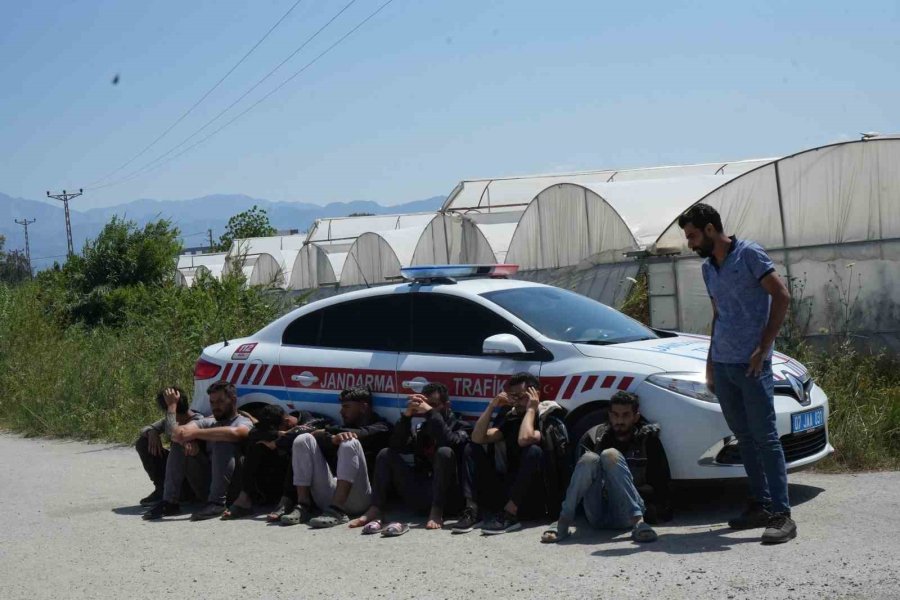 Otomobilin Dereye Düştüğü Kazada Ölü Sayısı 2’ye Yükseldi, Kayıp Olan Çocuk Aranıyor