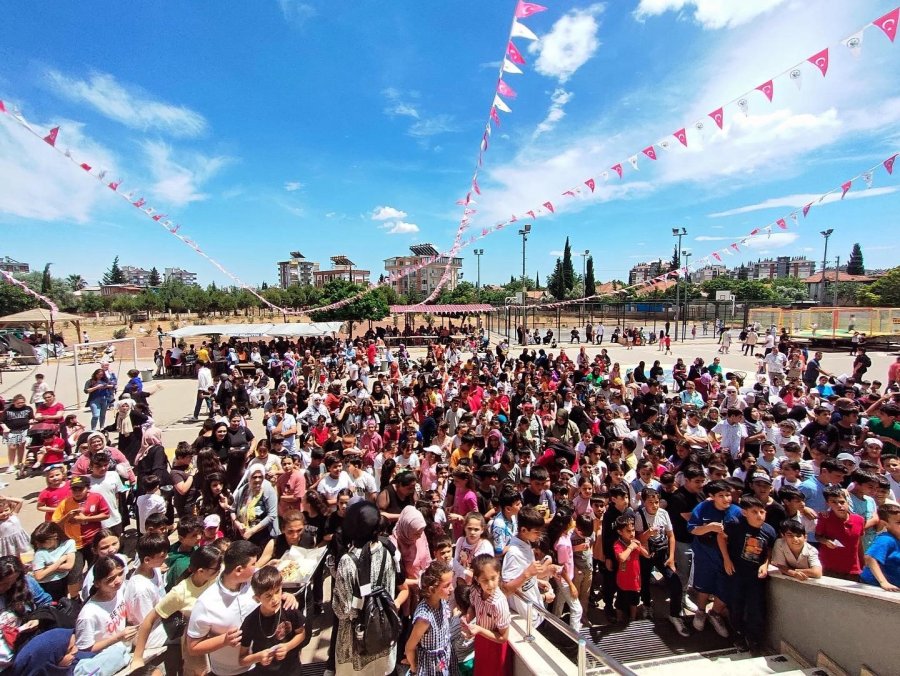 Öğrenci Velileri Okulları İçin Hayır Satışında Buluştu