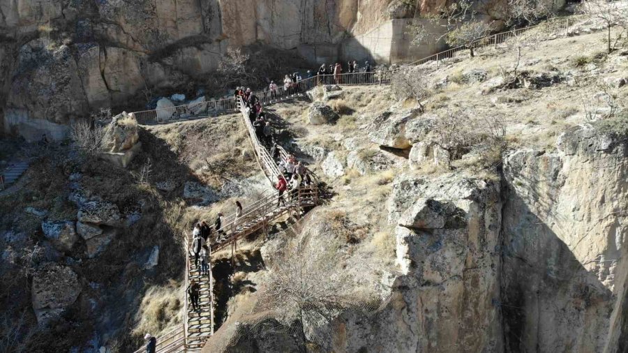 Eşsiz Doğa Harikası Ihlara Vadisi Ziyaretçilerini Ağırlıyor