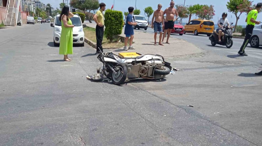 Alanya’da Otomobil İle Motosiklet Çarpıştı: 1 Yaralı