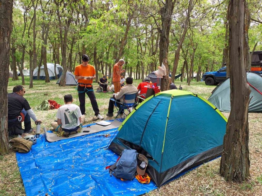 Doğa Tutkunları Karalayalar Bölgesinde Yürüyüş Yaptı