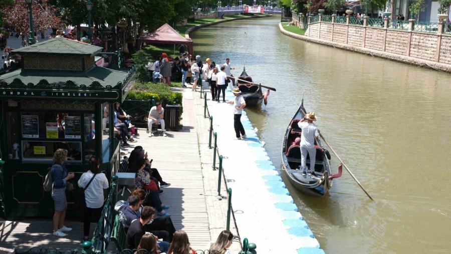 Eskişehir’de Turist Yoğunluğu