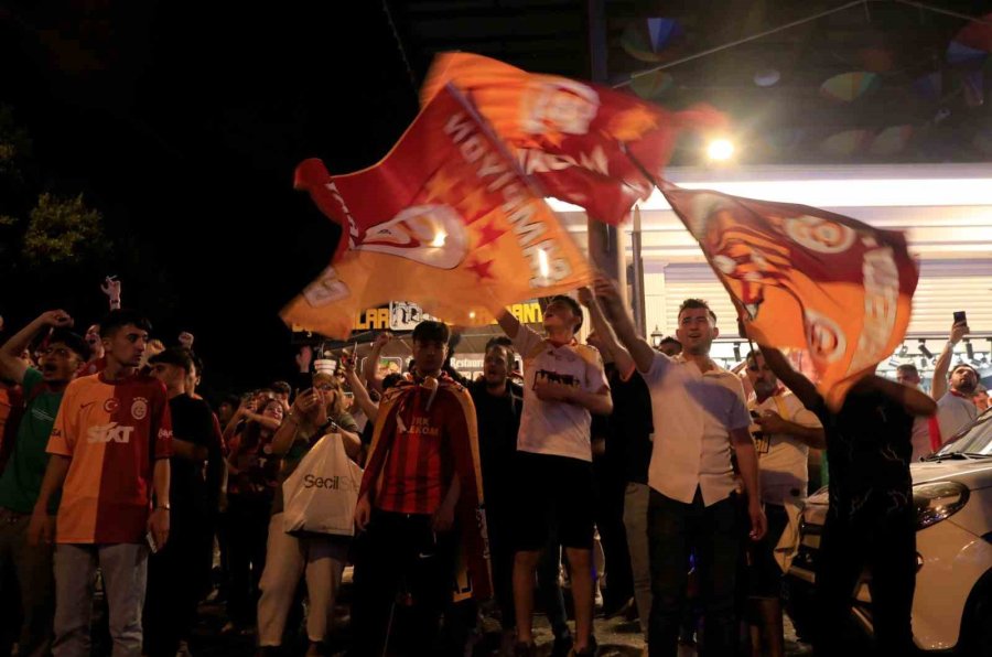 Antalya’da Kutlamaların Merkezi Cumhuriyet Meydanı Oldu