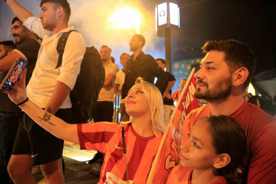 Antalya’da Kutlamaların Merkezi Cumhuriyet Meydanı Oldu