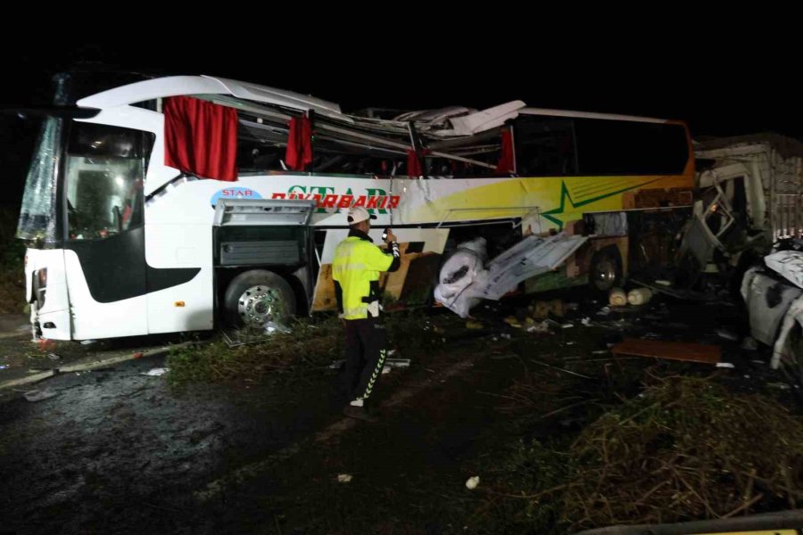 Mersin’de Feci Kaza: 10 Ölü, 30’dan Fazla Yaralı