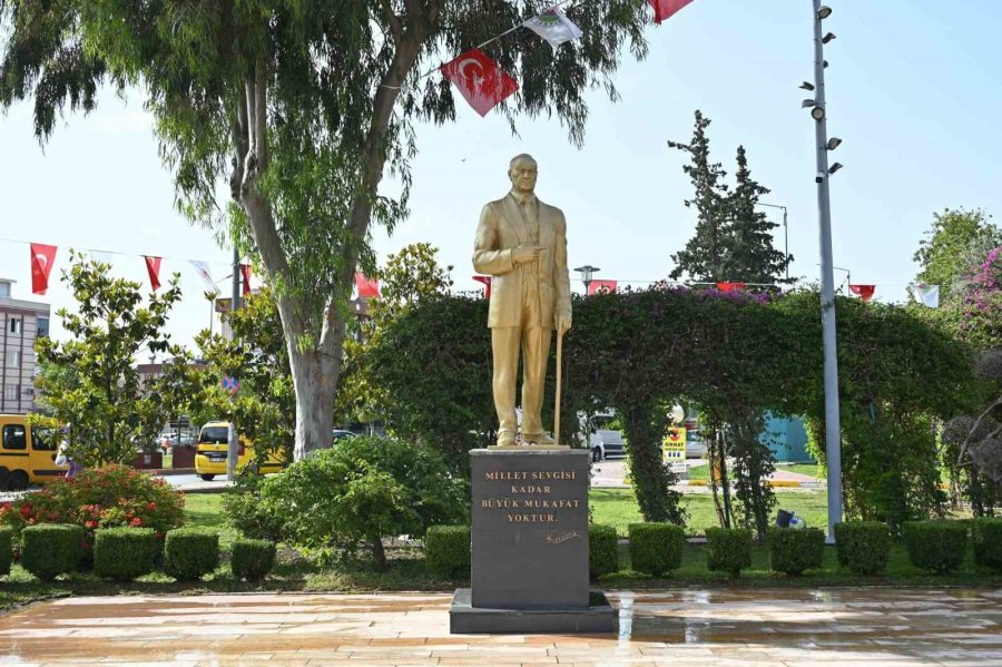 Kepez Belediyesi Atatürk Anıtı’nı Bakıma Aldı