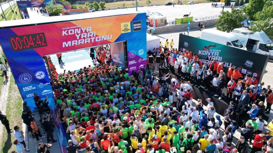 3. Uluslararası Konya Yarı Maratonu Büyük Bir Coşkuyla Koşuldu