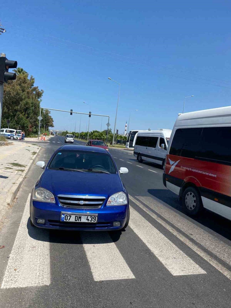 Seyir Halinde Önündeki Araca Çarptı