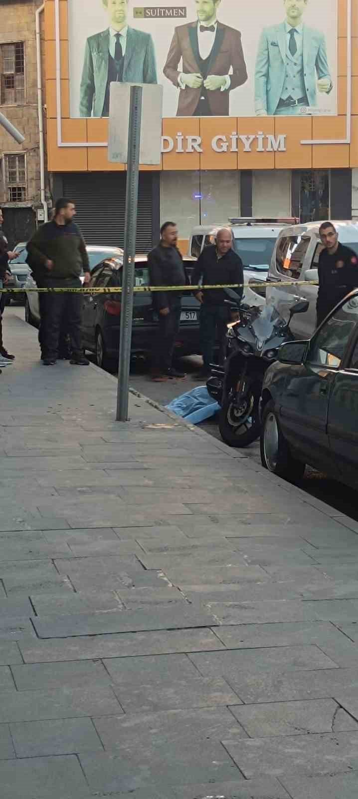 Kaldığı Otelin Penceresinden Düşen Genç Kadın Öldü