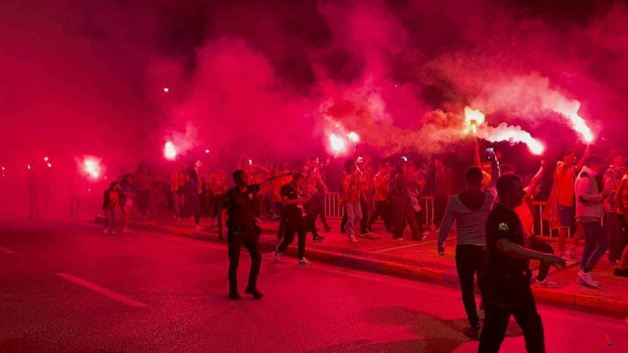 Galatasaray’ın 24. Şampiyonluğu Aksaray’da Coşkuyla Kutlandı