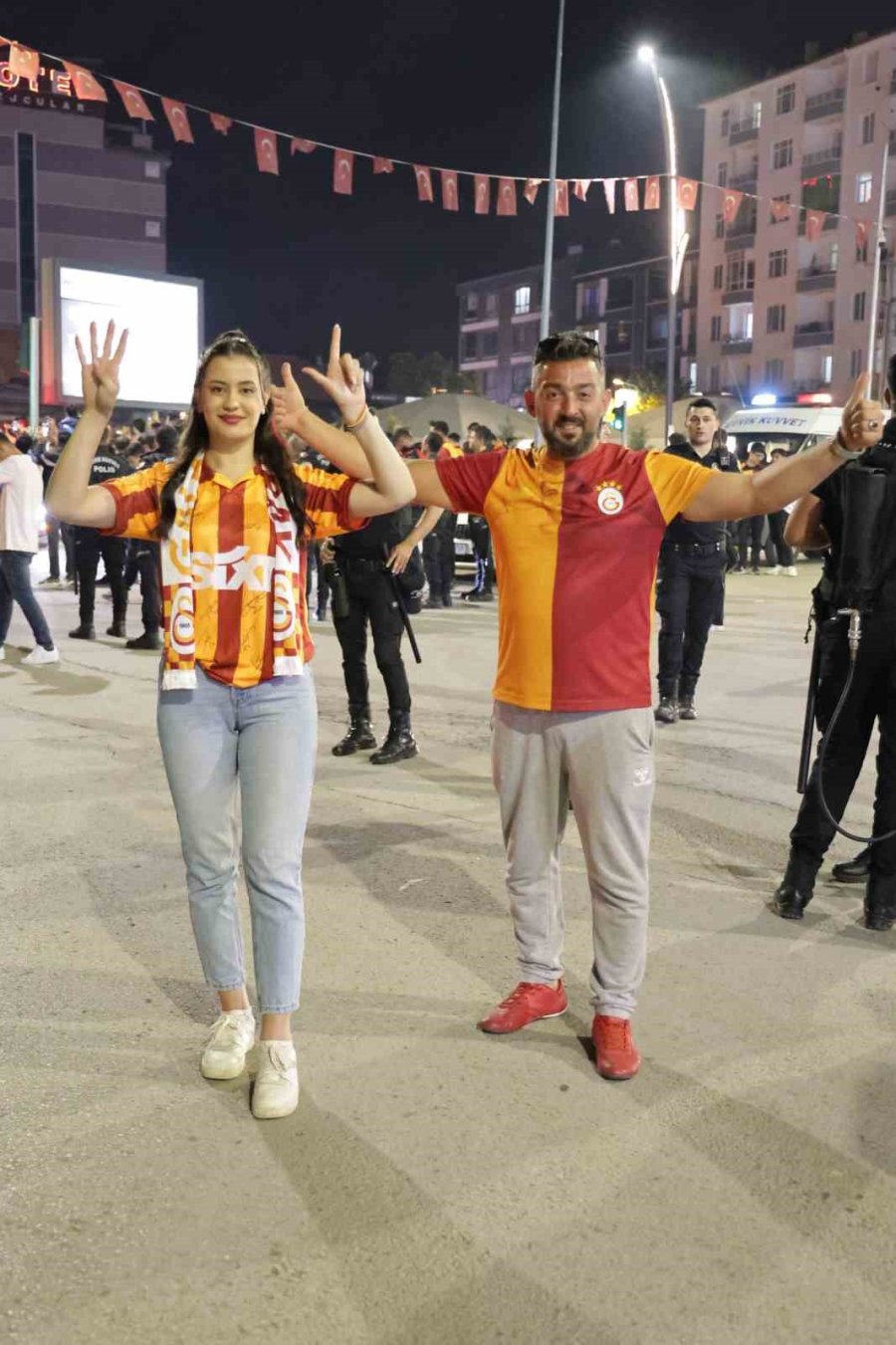 Galatasaray’ın 24. Şampiyonluğu Aksaray’da Coşkuyla Kutlandı