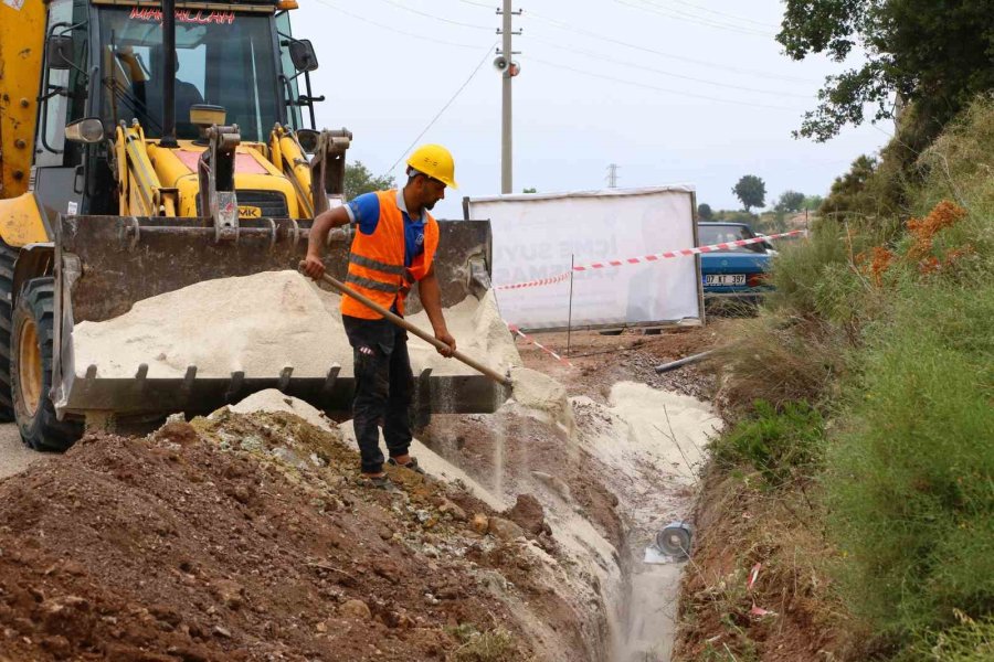 Kumluca’nın Kırsal Mahallelerinde İçme Suyu Hatlarını Yeniliyor