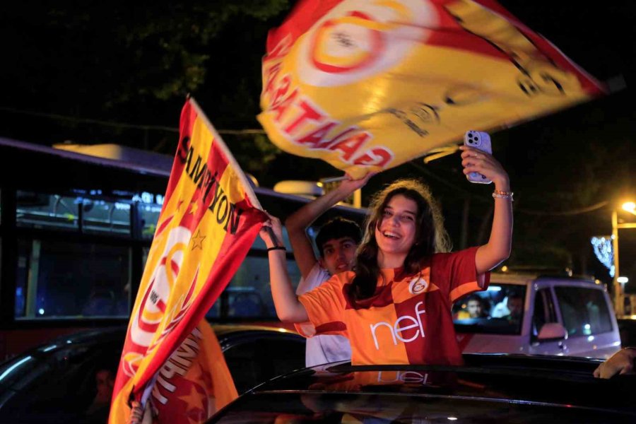 Antalya’da Kutlamalara Damga Vuran Dostluk Görüntüsü