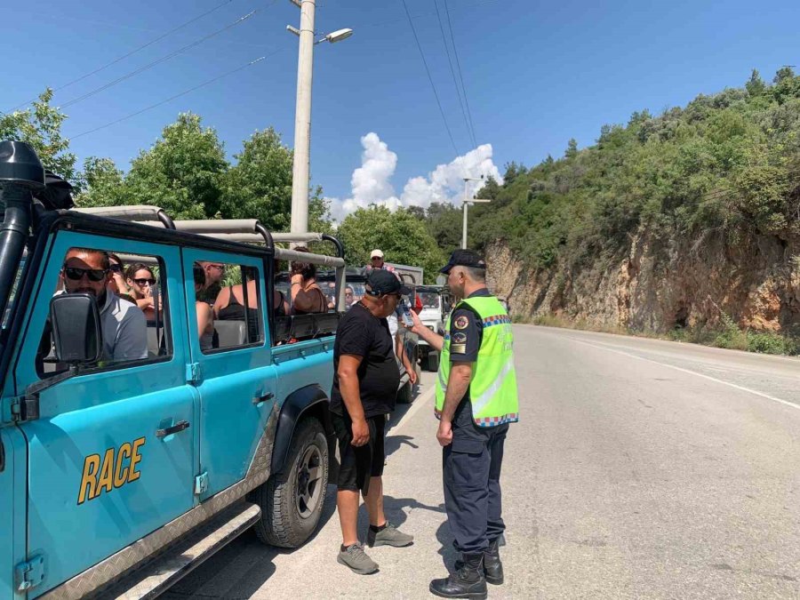 Alanya’da 10 Araca Trafikten Men Cezası