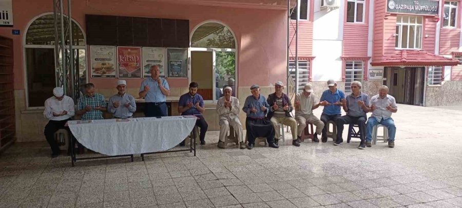 Hacı Adayları Kutsal Topraklara Uğurlandı