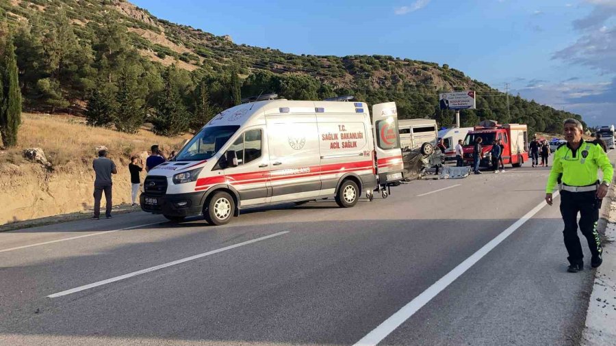 Burdur’da Feci Kaza: 3 Ölü, 2 Yaralı