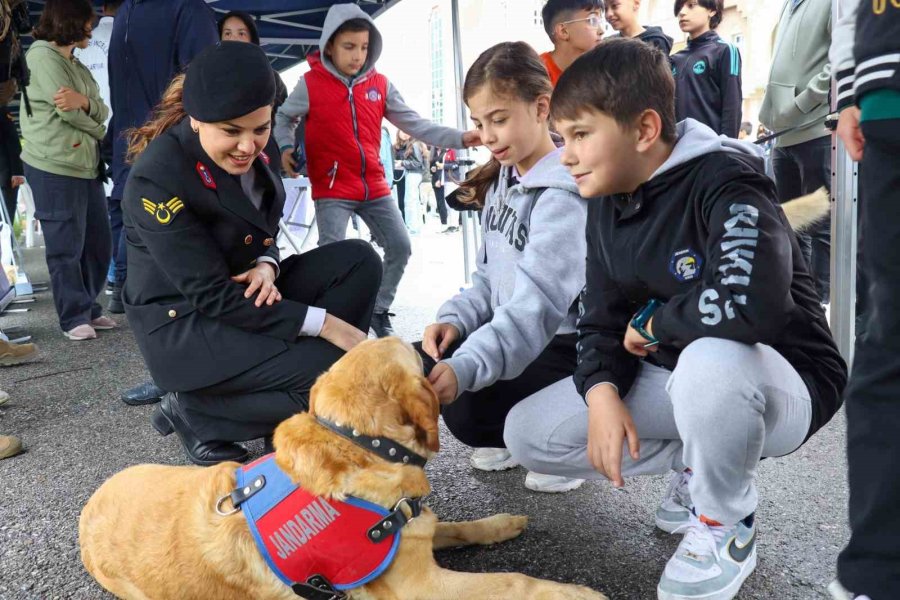 Jandarmadan Ortaokul Öğrencilerine Etkinlik