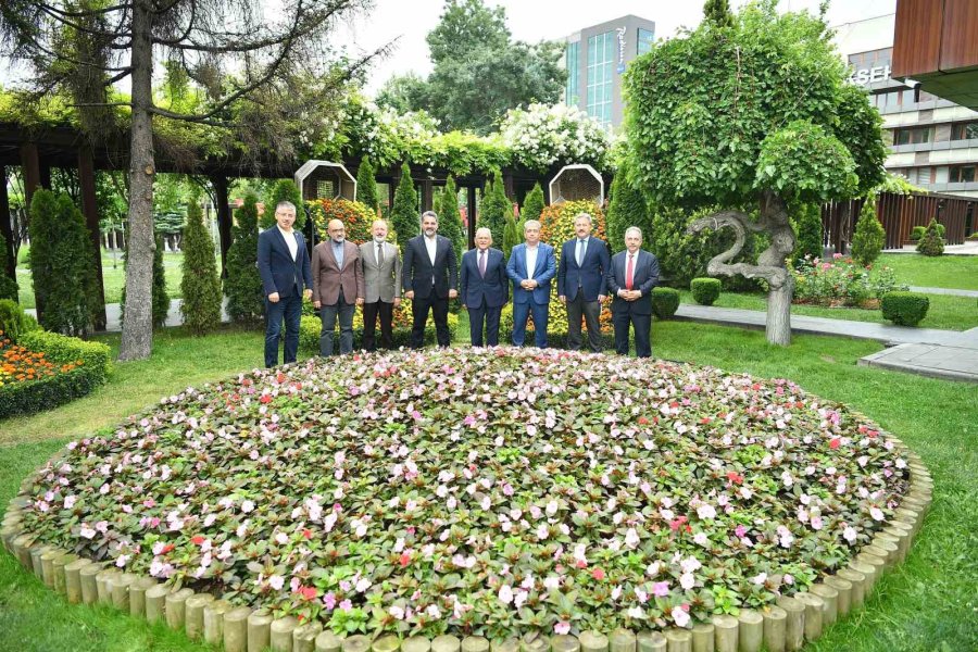 Başkan Büyükkılıç, Haftaya İstişare Ve Değerlendirme Toplantısı İle Başladı