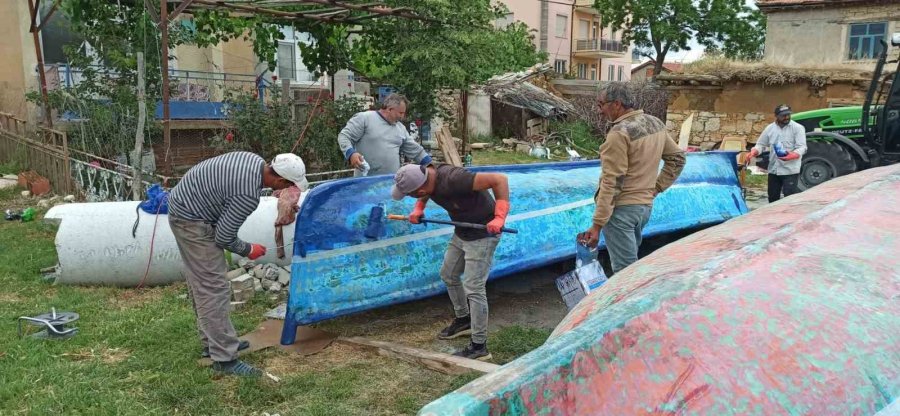 Beyşehir’de Tatlı Su Balığı Avcıları Yeni Sezon Hazırlıklarına Başladı