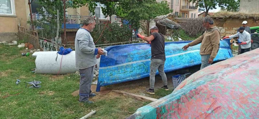 Beyşehir’de Tatlı Su Balığı Avcıları Yeni Sezon Hazırlıklarına Başladı