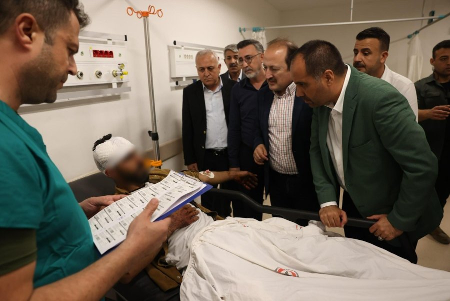 Vali Pehlivan, Mersin’deki Kazada Yaralananları Hastanede Ziyaret Etti