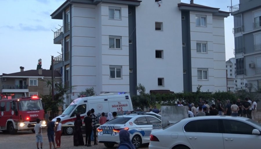 Antalya’da Mahalleliyi Ayağa Kaldıran Olay: Çocukları Apartmana Sokup Üzerlerine Benzin Döktü