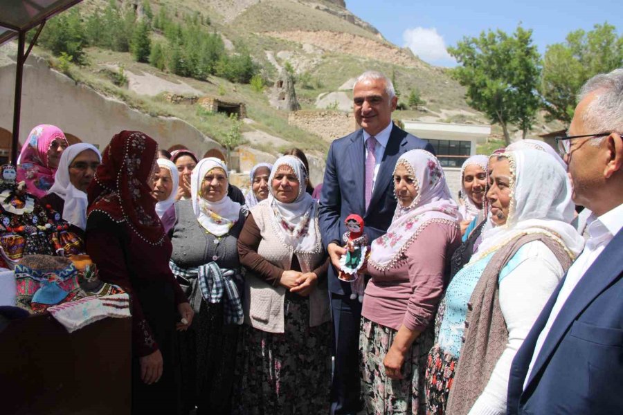 Bakan Ersoy, Kapadokya’nın Girişi Kapısını Gezdi