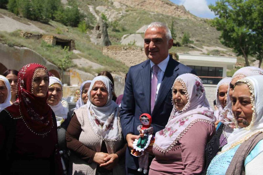 Bakan Ersoy, Kapadokya’nın Girişi Kapısını Gezdi