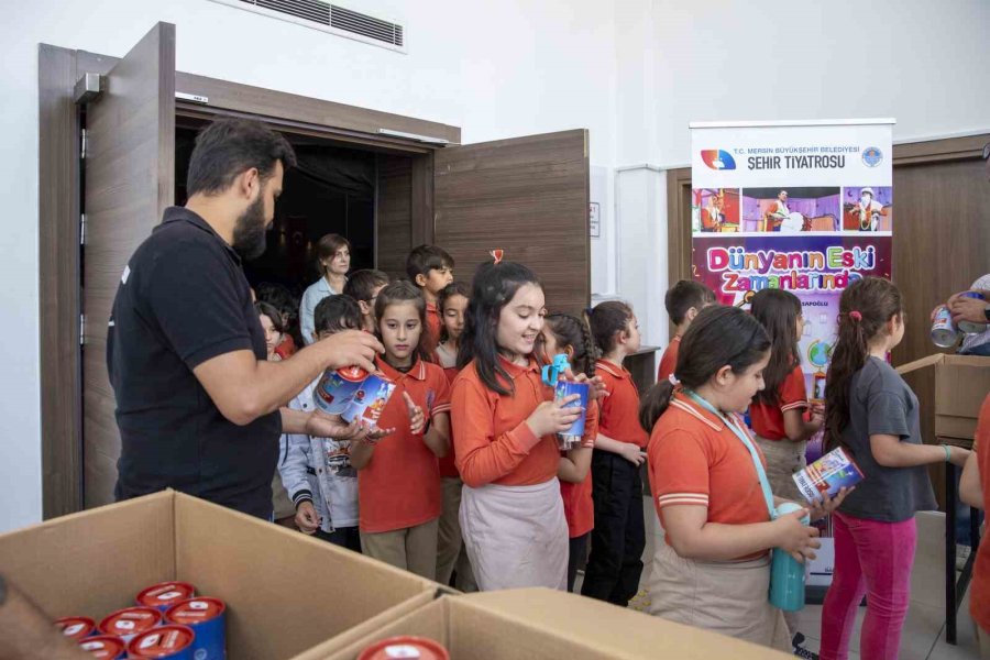 Mersin’de Çocuklar Tiyatro İle Buluşuyor