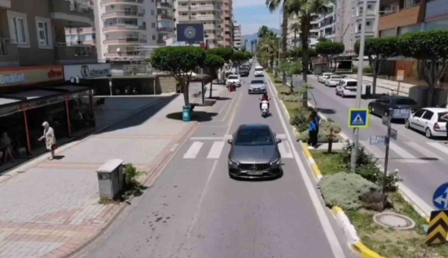 Alanya’da Jandarmadan Dron Destekli Trafik Uygulaması