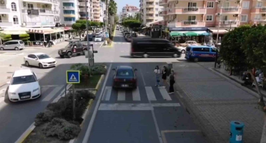 Alanya’da Jandarmadan Dron Destekli Trafik Uygulaması