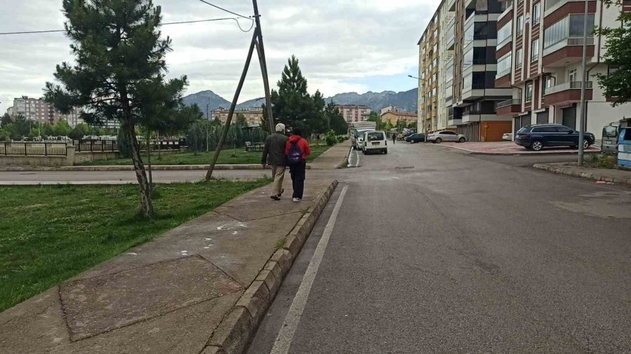 Başıboş Köpeklerin Saldırısına Uğrayan Kız Öğrenci, Korku Dolu Anları Anlattı