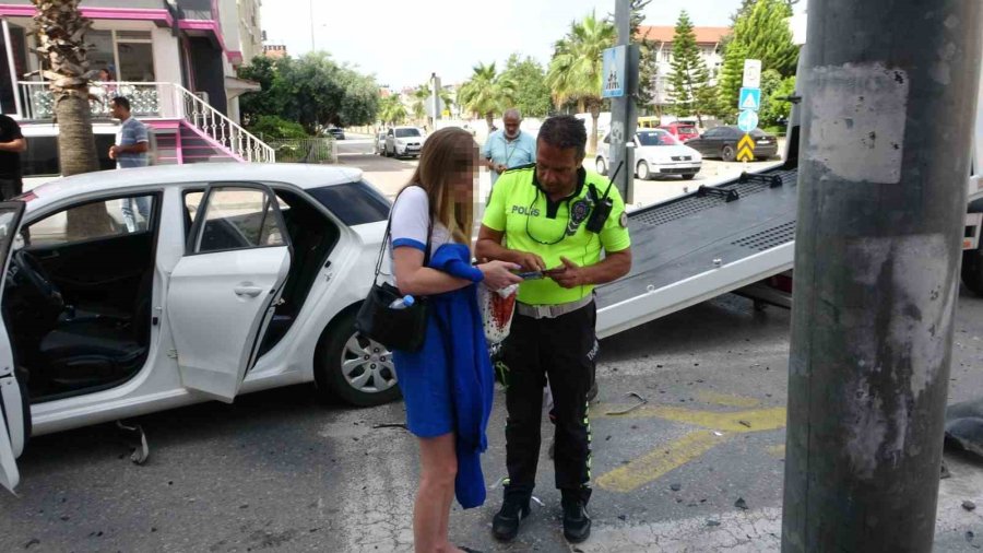 İki Otomobil Çarpıştı, Alkollü Çıkan Litvanyalı Sürücünün Ehliyetine El Konuldu