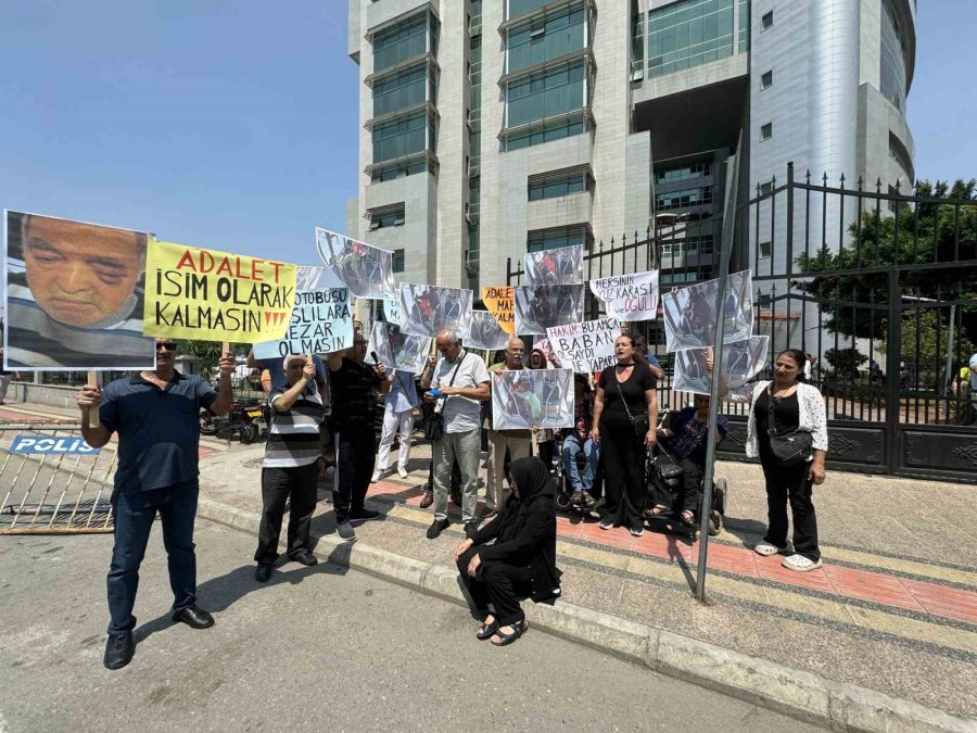 Mersin’de Yaşlı Çiftin Otobüste Darp Edilmesine İlişkin Dava Öncesi Yakınlarından Eylem