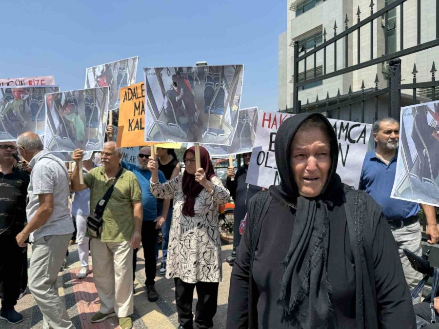 Mersin’de Yaşlı Çiftin Otobüste Darp Edilmesine İlişkin Dava Öncesi Yakınlarından Eylem