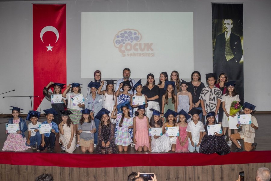 Akdeniz Çocuk Üniversitesi İlk Mezunlarını Verdi