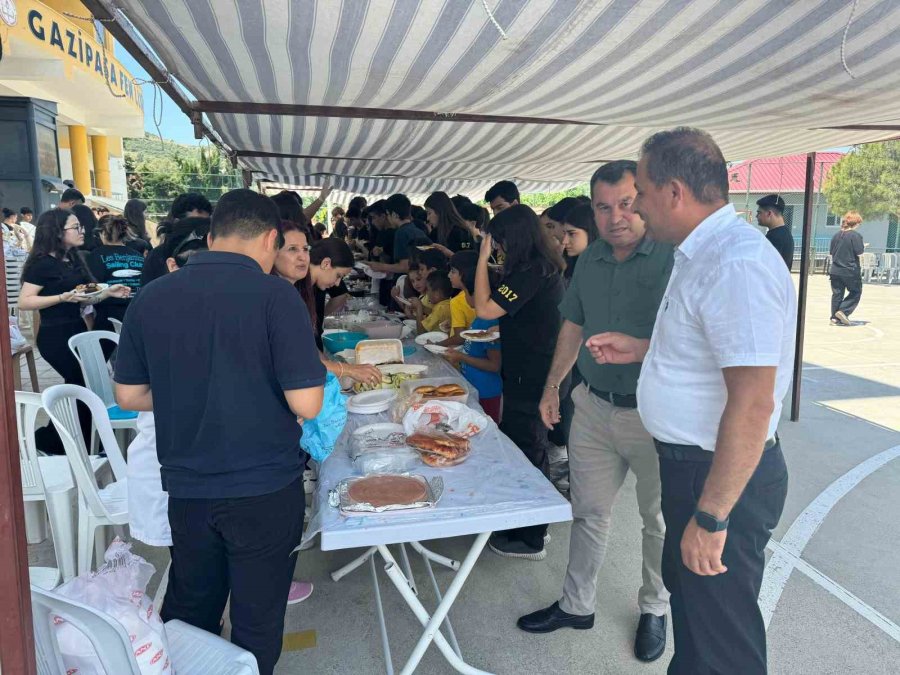 Gazipaşa Fen Lisesi’nde Hatay’a Destek Panayırı Düzenlendi