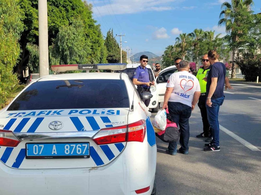 Trafikten Men Edilen Sahte Plakalı Ambulansla Kaçak Sigara Ticareti Polise Takıldı