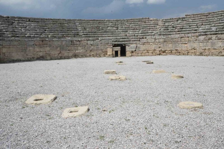 Gladyatör Dövüşlerinin Yapıldığı Perge Antik Kenti Stadyumunun 5 Bin Kişilik Kısmı Açıldı