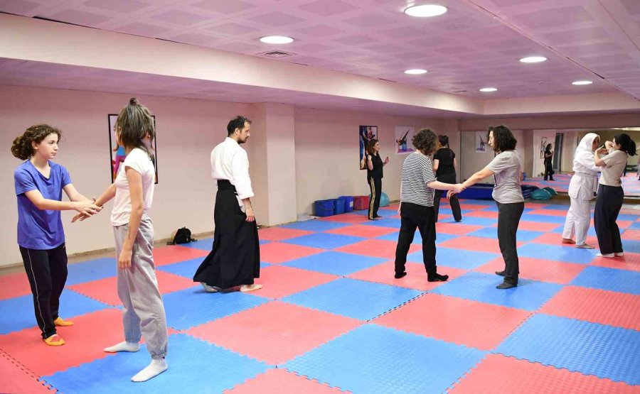 Kadınlar Aikido İle Özgüven Kazanıyor