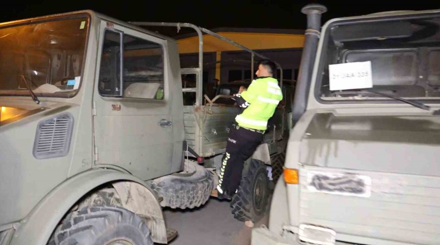 Polisin "dur" İhtarına Uymayan Sürücü İle Polis Arasındaki Kovalamaca Kamerada