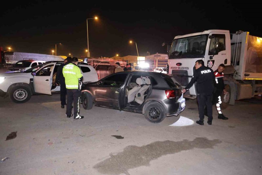 Polisin "dur" İhtarına Uymayan Sürücü İle Polis Arasındaki Kovalamaca Kamerada