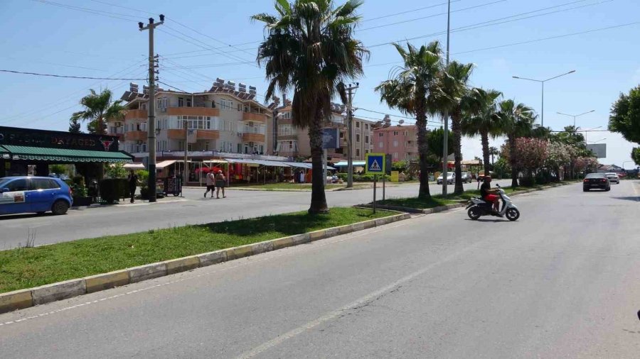 Motosikletler Kafa Kafaya Çarpıştı O Anlar Kamerada: 1 Ölü