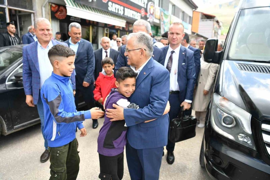 Akar İle Büyükkılıç, Pınarbaşı Esnafıyla Bir Araya Geldi