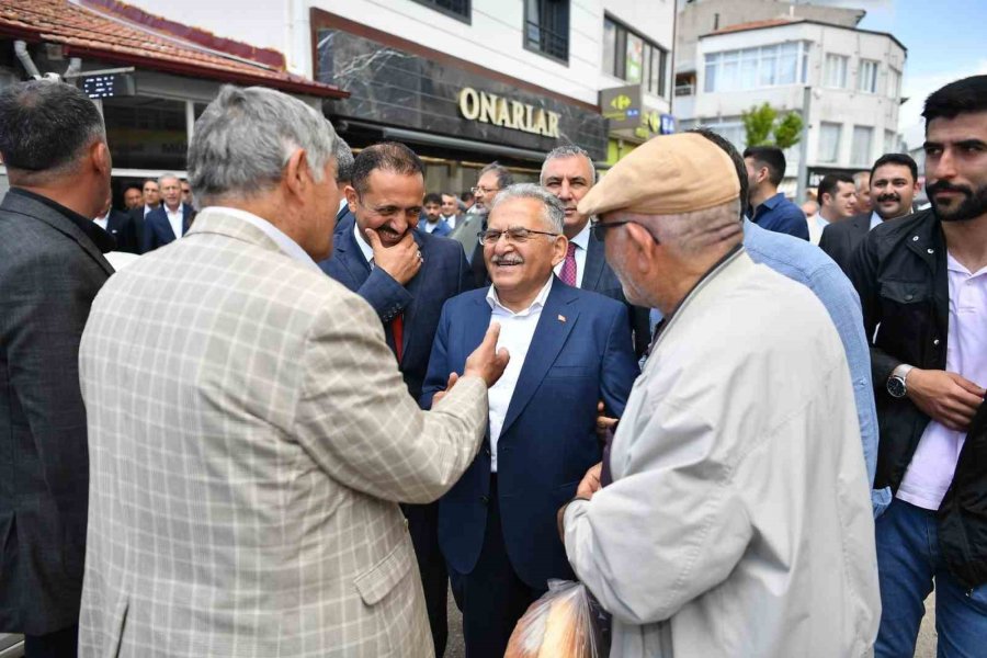 Akar İle Büyükkılıç, Pınarbaşı Esnafıyla Bir Araya Geldi