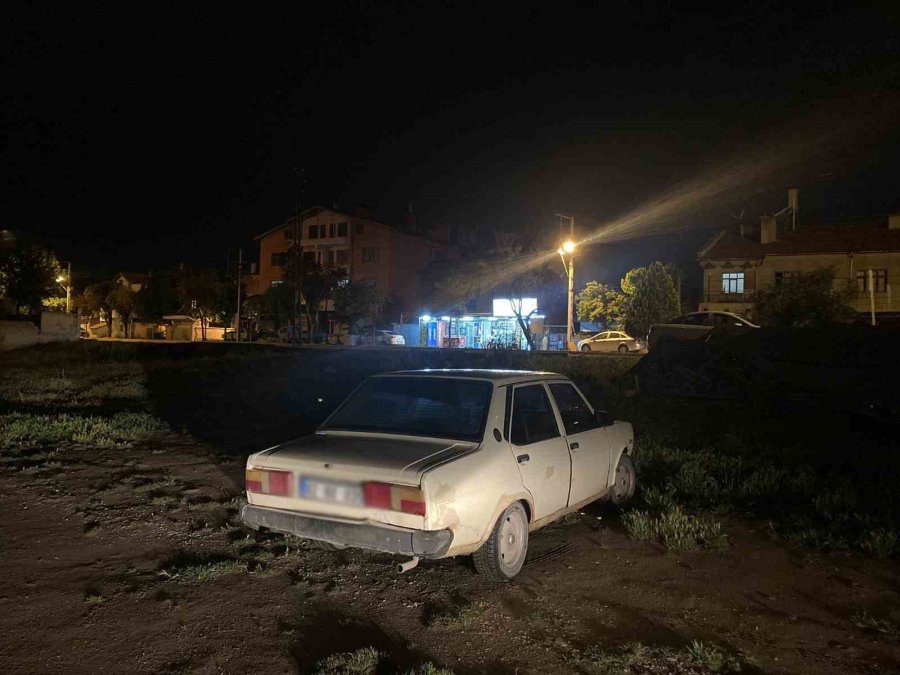 Çaldığı Otomobili Bıraktığı Yerden Almaya Gelince Polise Yakalandı