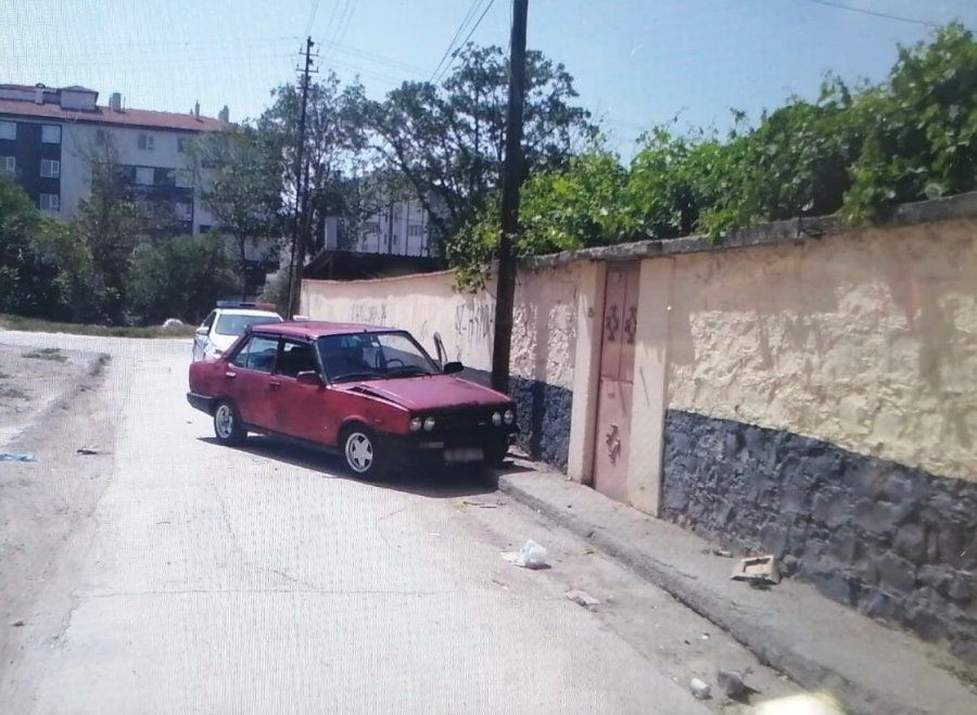 Çaldığı Otomobili Bıraktığı Yerden Almaya Gelince Polise Yakalandı